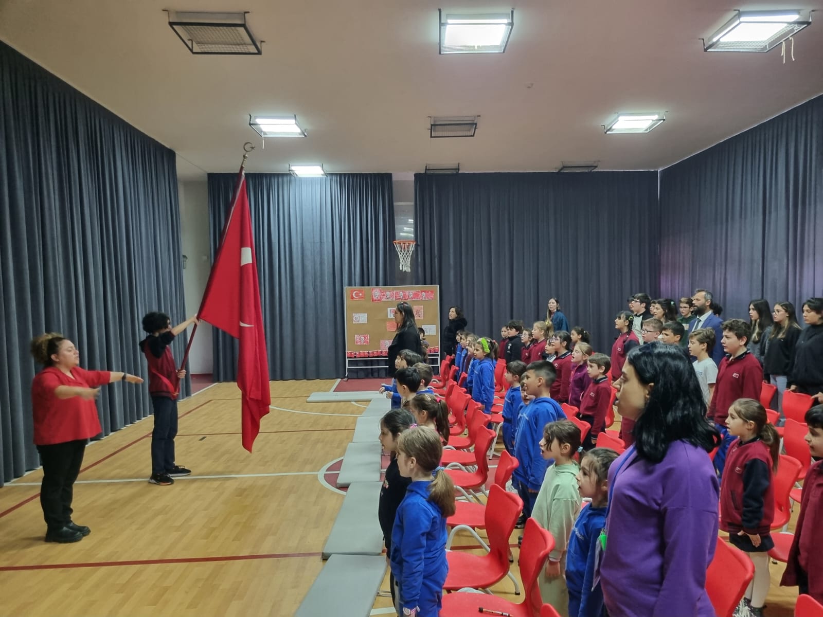 12 Mart İstiklal Marşı’mızın kabulü ve Mehmet Akif Ersoy’u anma gününü, okulumuzda gerçekleştirdiğimiz anma töreni ile kutladık.